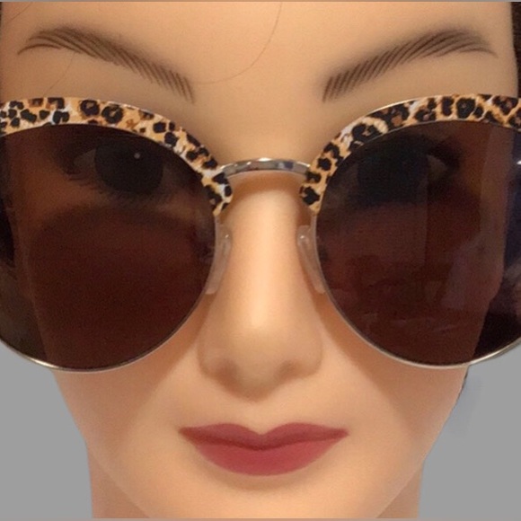 PRIVE REVAUX Moonscape Polarized Sunglasses with Case, Brown Cheetah - Picture 2 of 13